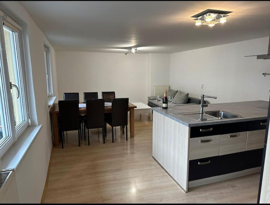 Maisonette-Apartment Mit Grosser Terrasse Im Zentrum Von Bregenz Exterior photo